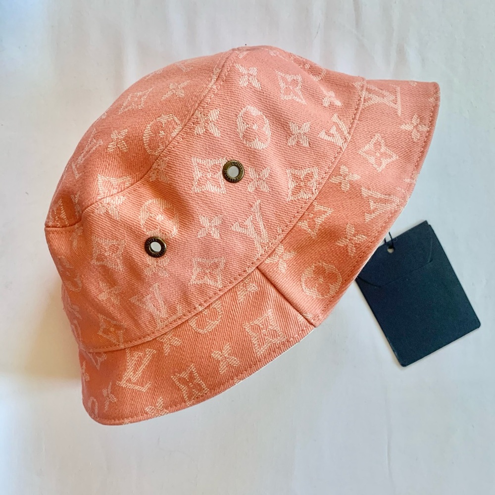 NWT Reversible Bucket Hat